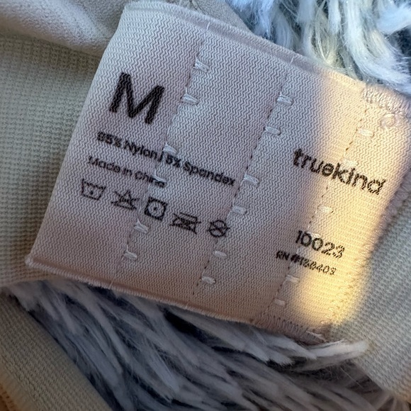 2 True kind womens wireless shaper bra medium - Picture 3 of 4